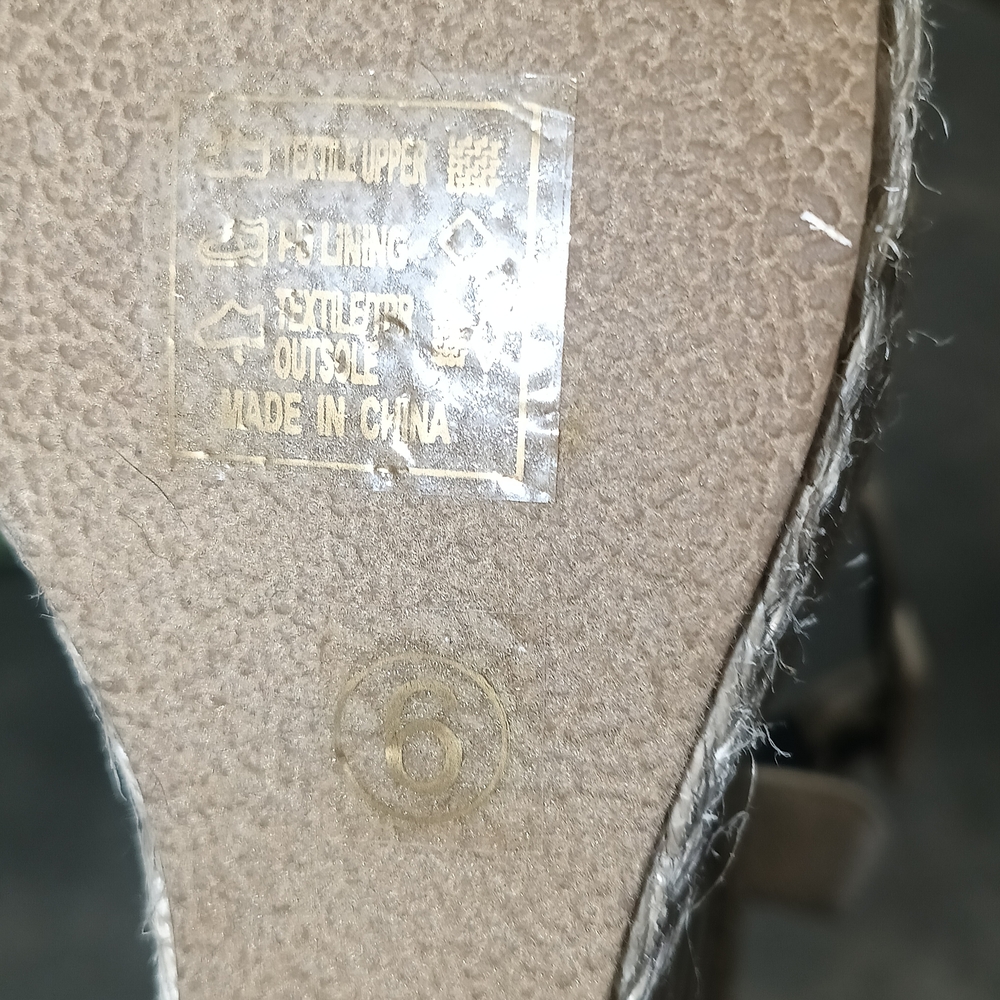 Ed Hardy Women's Cream and Black Graphic Wedges - Picture 5 of 6
